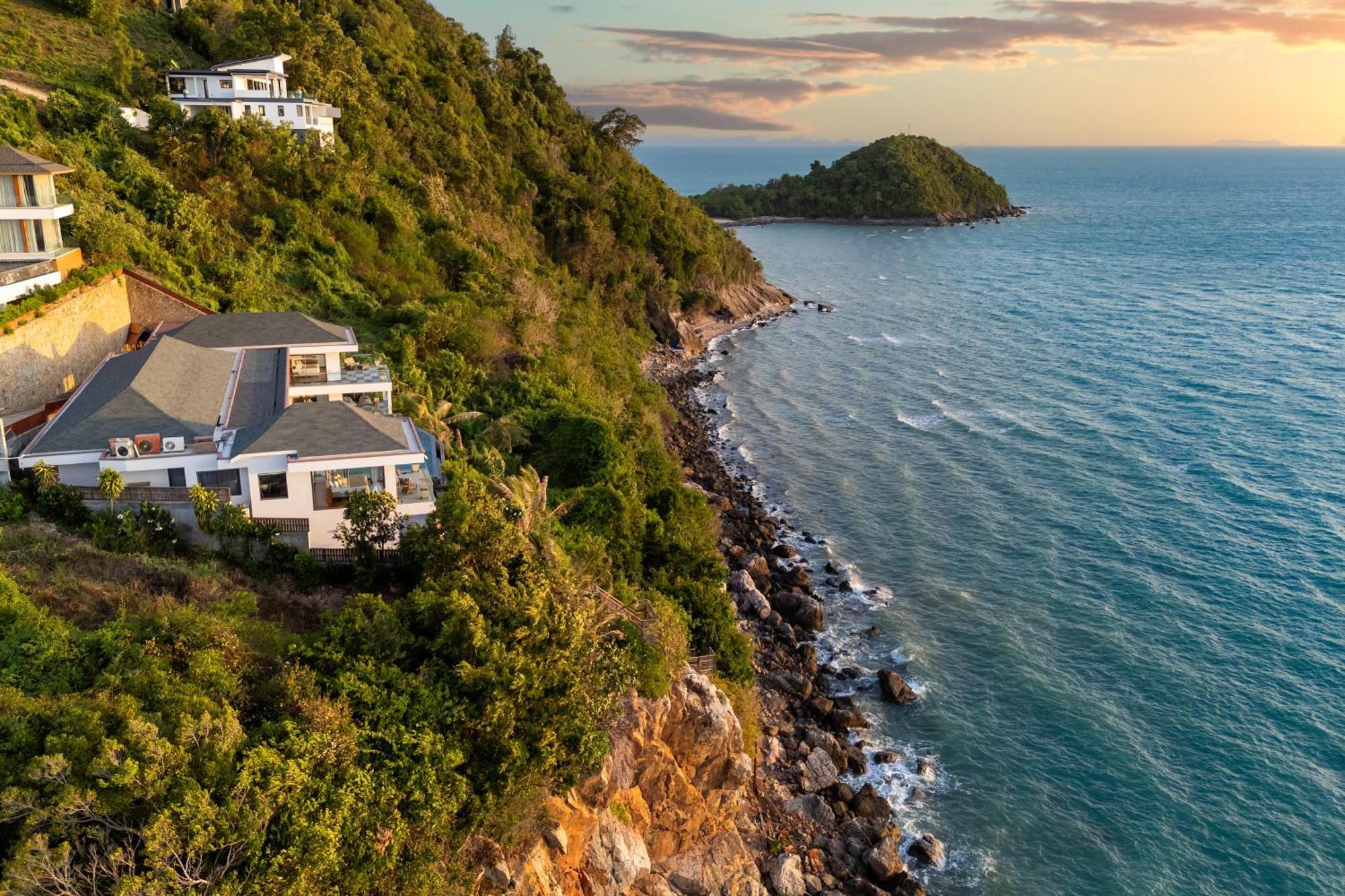 Agara-5 Bedroom Cliffside Ocean Front Ko Samui